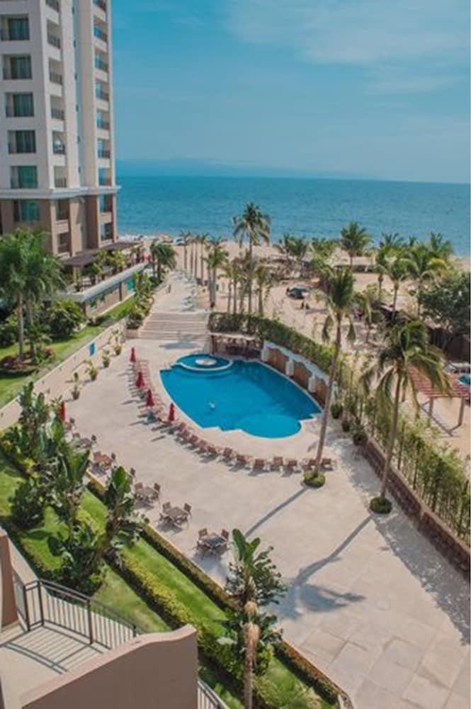 Grand Venetian Condominium — 4-Star Luxury Hotel in Puerto Vallarta, Mexico
