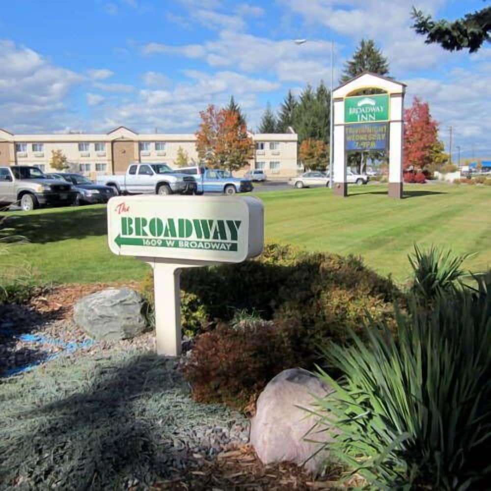 Broadway Inn Conference Center - photo 66