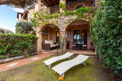 Rokkaria Holiday House — 4-Star Luxury Hotel in Villasimius, Italy