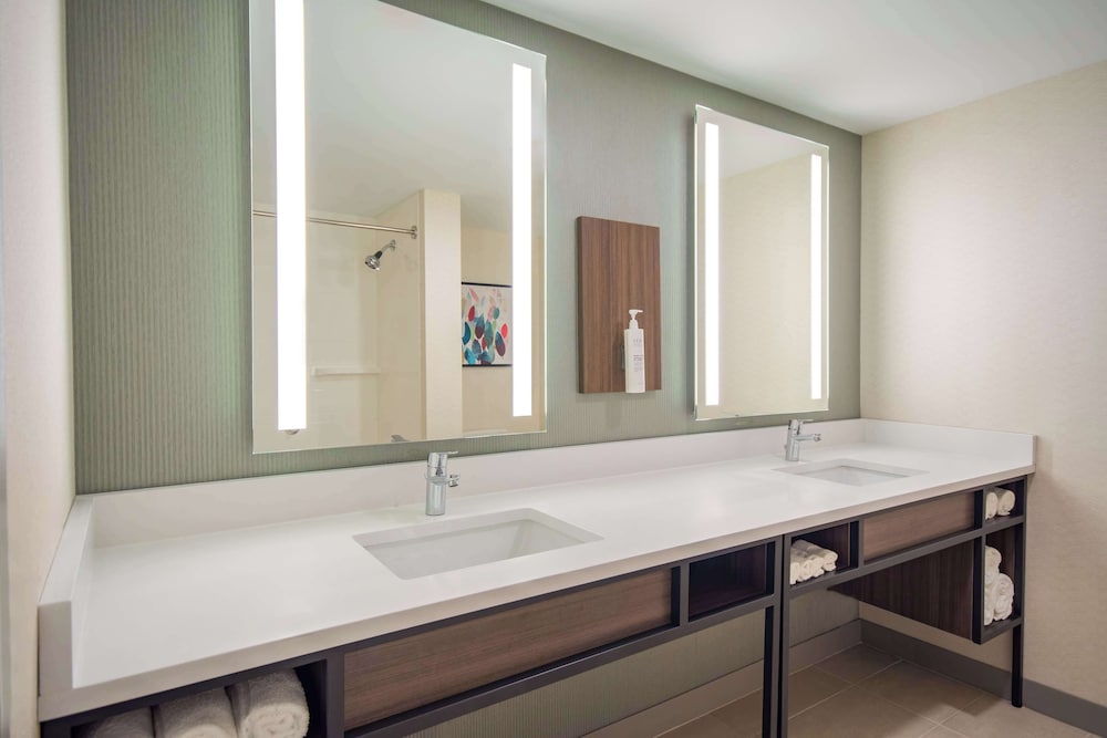 Hilton Garden Inn Danbury - photo 19