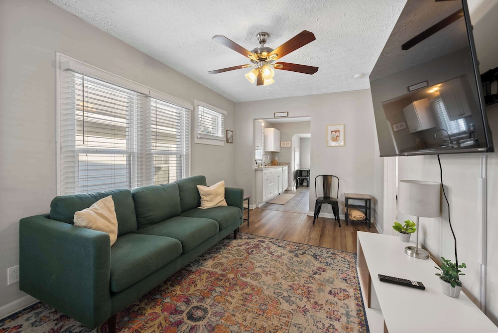 The Cozy Bellows Retreat for 4 in Columbus, United States