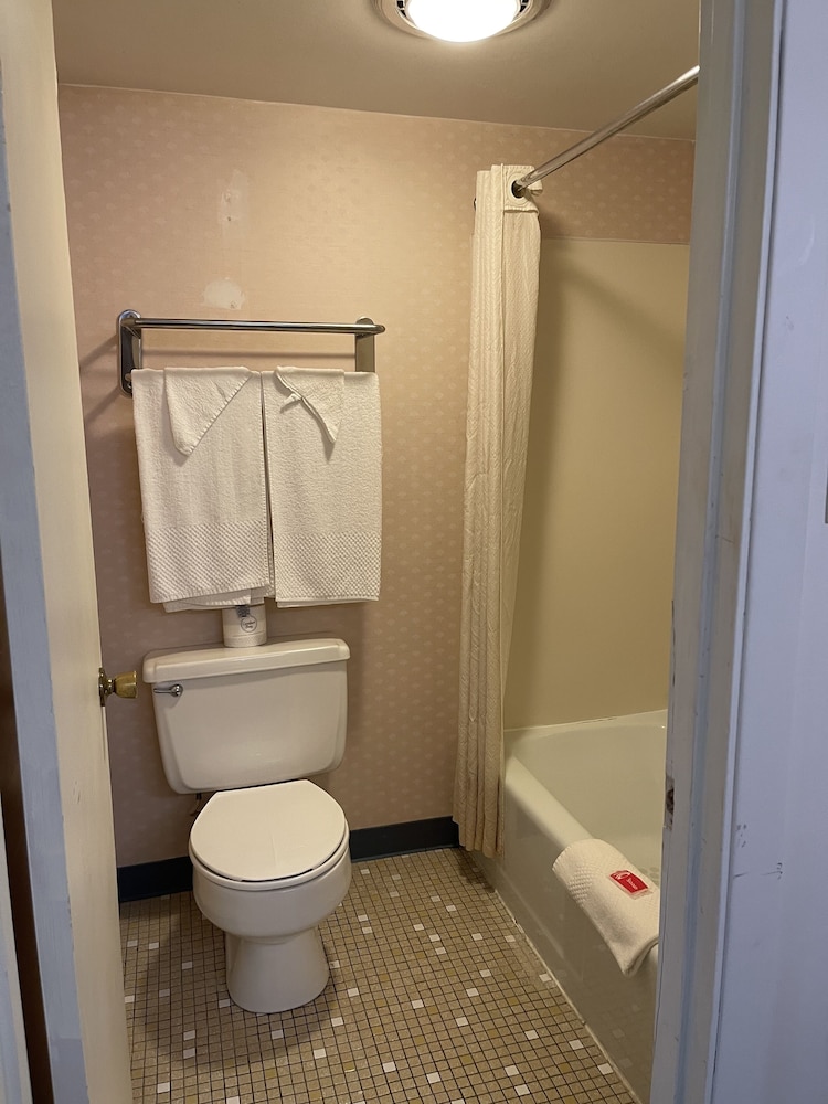 Econo Lodge Altoona I 99 - photo 22