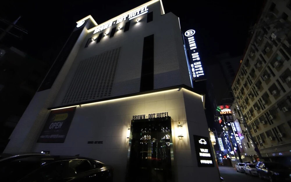 Pyeongtaek Brown Dot in Yeosu, South Korea