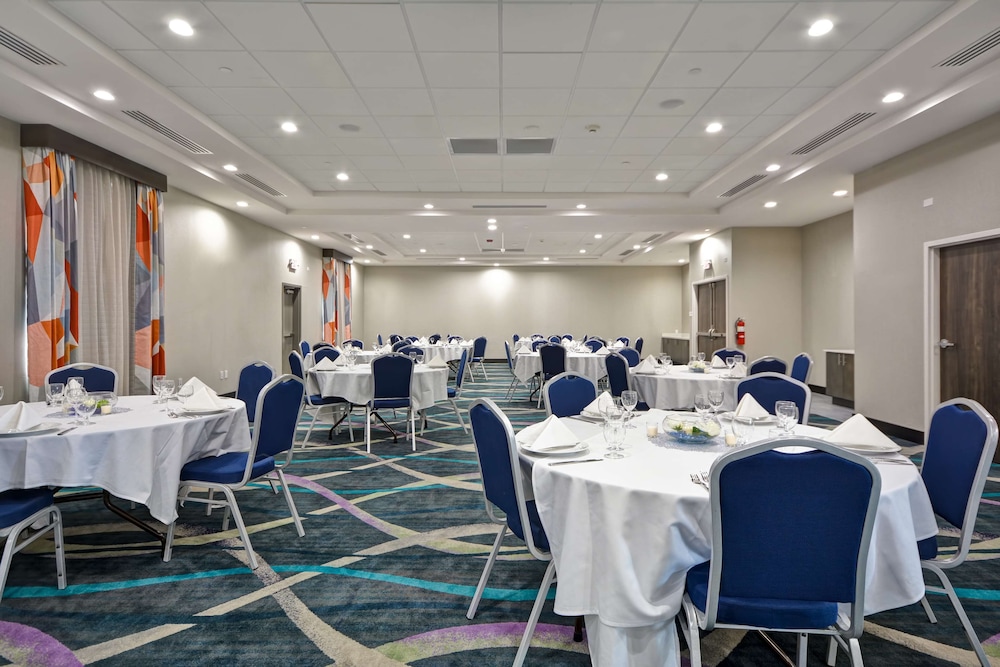 Hilton Garden Inn Tulsa Broken Arrow - photo 29
