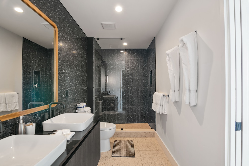 Austin Condo Hotel - photo 733