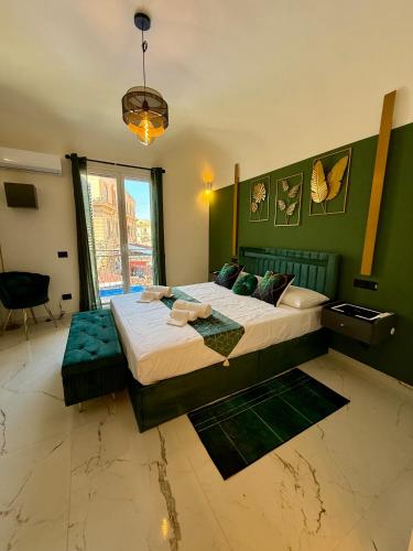 Ballaro's View Luxury Suite dentro il Mercato di Ballaro — 4-Star Luxury Hotel in Palermo, Italy