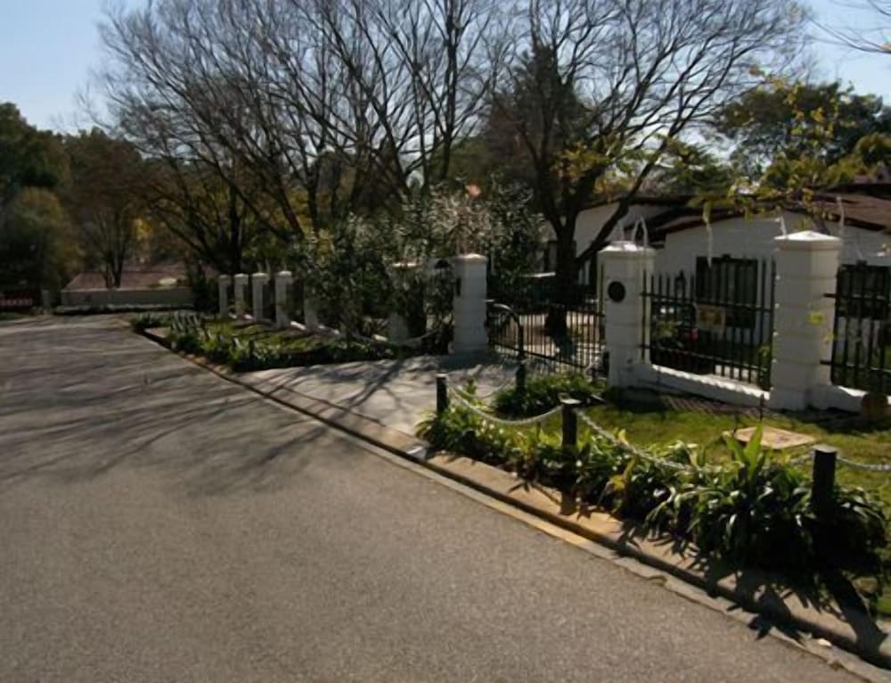 Chislehurst Guesthouse — 4-Star Luxury Hotel in Johannesburg, South Africa