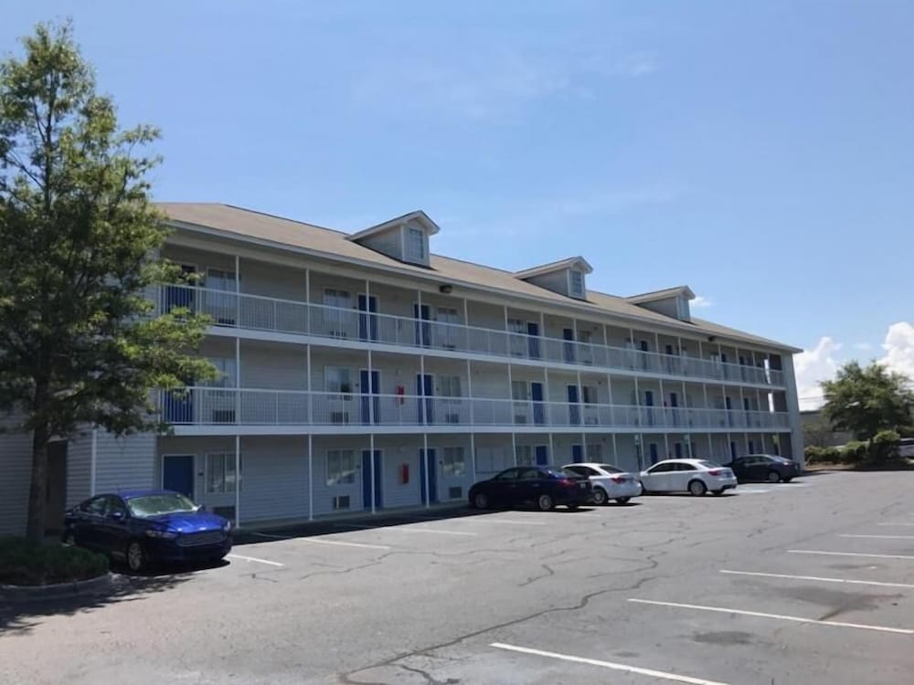 InTown Suites Extended Stay North Charleston SC Rivers Ave - photo 29
