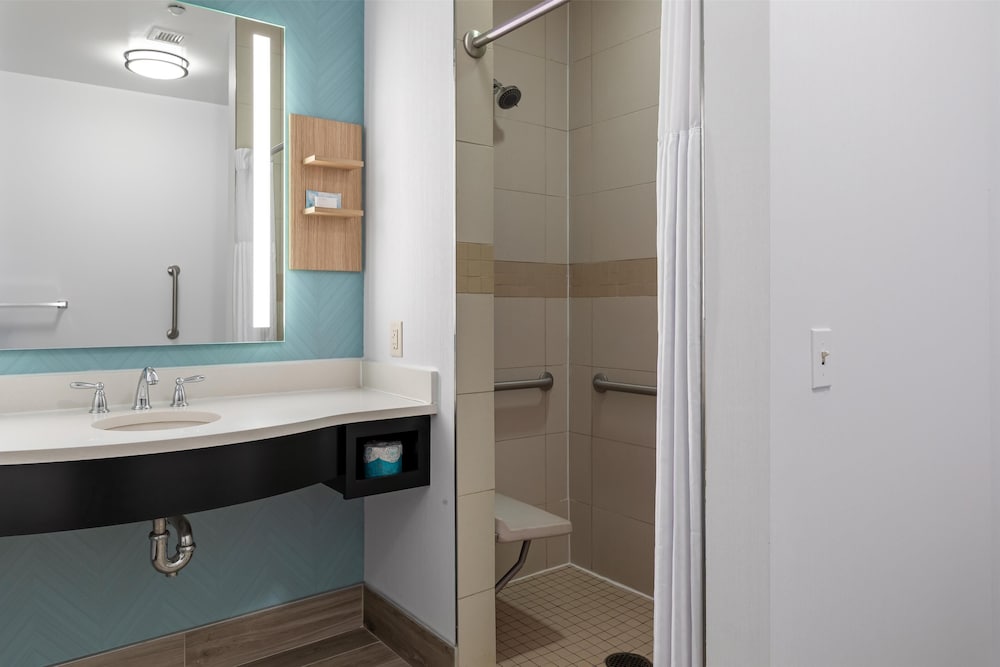 Hilton Garden Inn Auburn - photo 36
