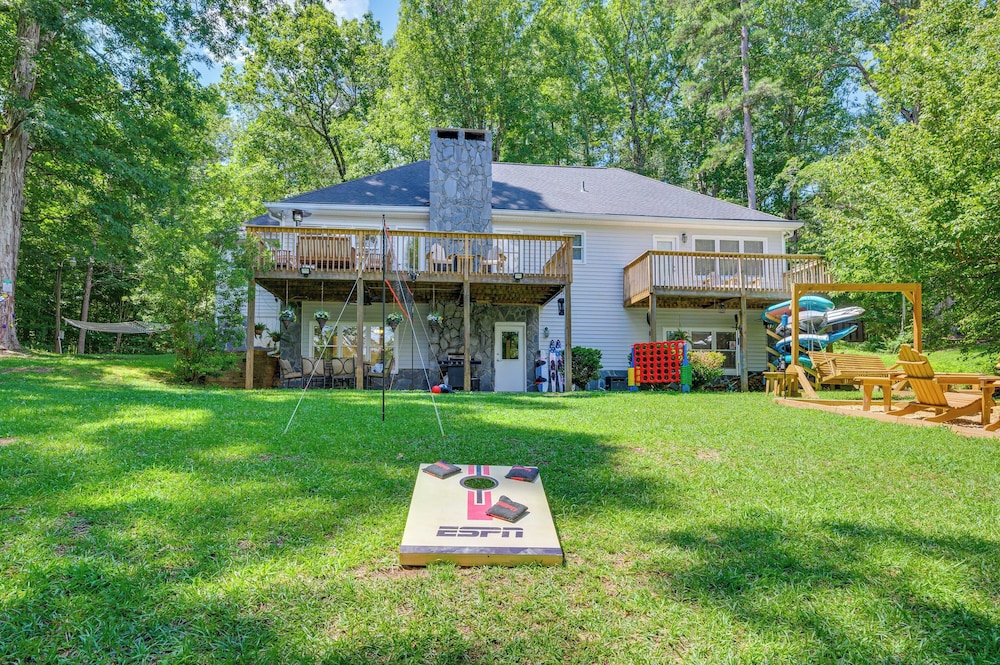 Waterfront Sparta Home with Game Room and Fire Pit — 4-Star Luxury Hotel in Sparta, United States