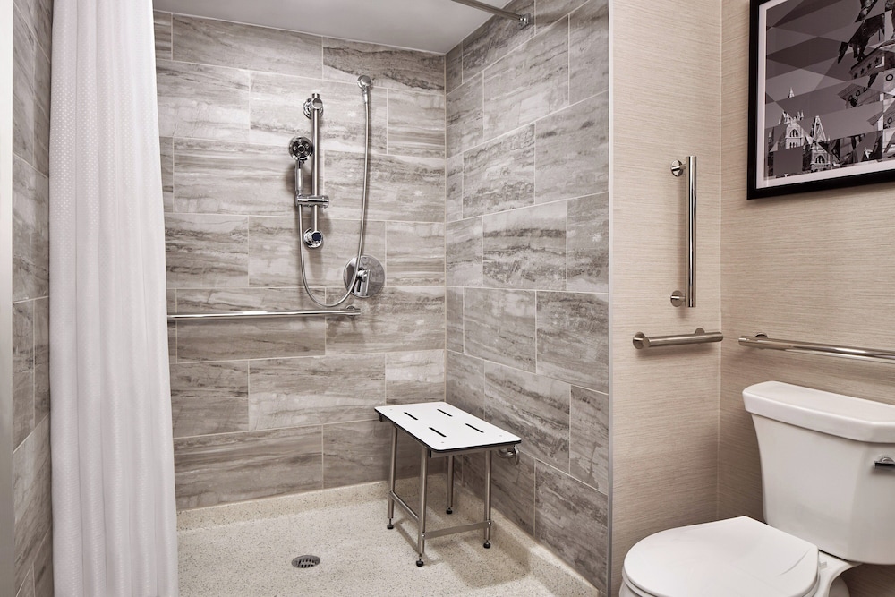 Sheraton Richmond Airport Hotel - photo 19
