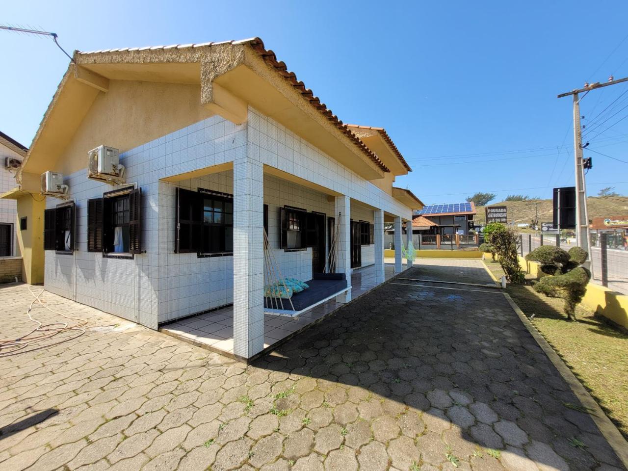 Pousada Genoveva Casa a beira mar in Laguna, Brasil