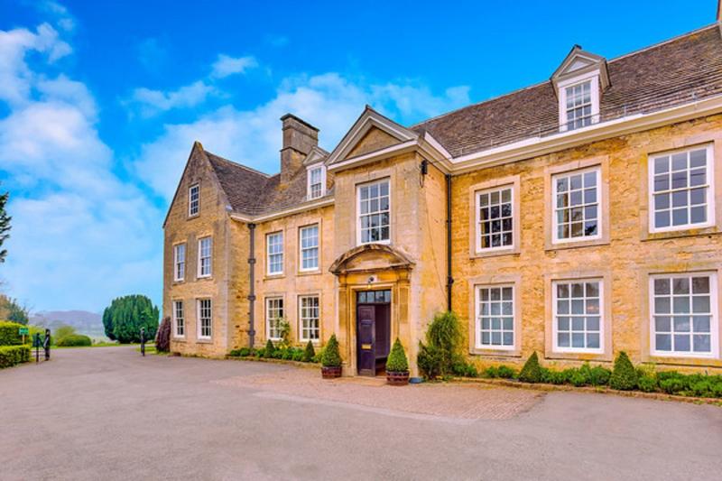 Barton Hall Hotel - carbon neutral hotel in Kettering