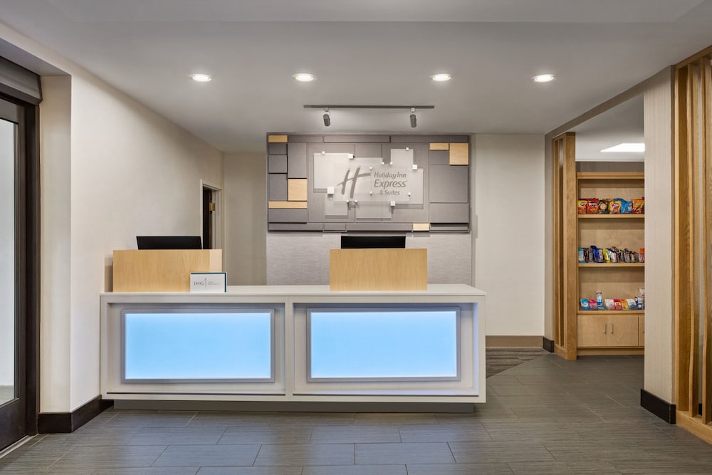 Holiday Inn Express & Suites Greenville Downtown an IHG Hotel - photo 2