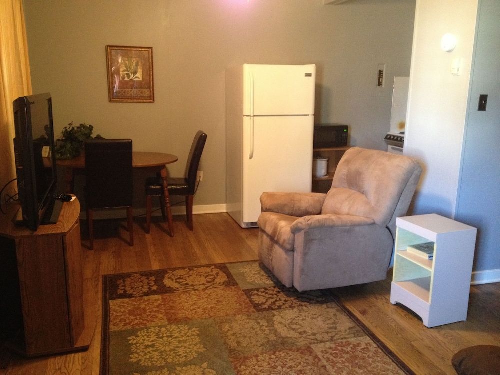 Riverdale Inn - photo 11
