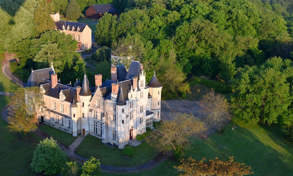 Château de Brou — 4-Star Luxury Hotel in Saint-Epain, France