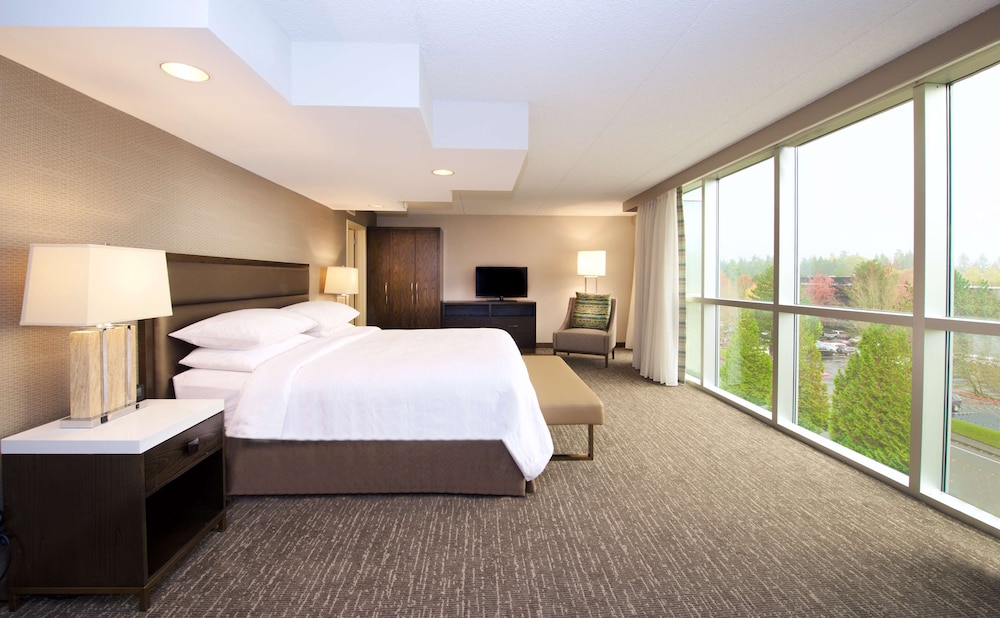 Embassy Suites by Hilton Seattle Bellevue - photo 26