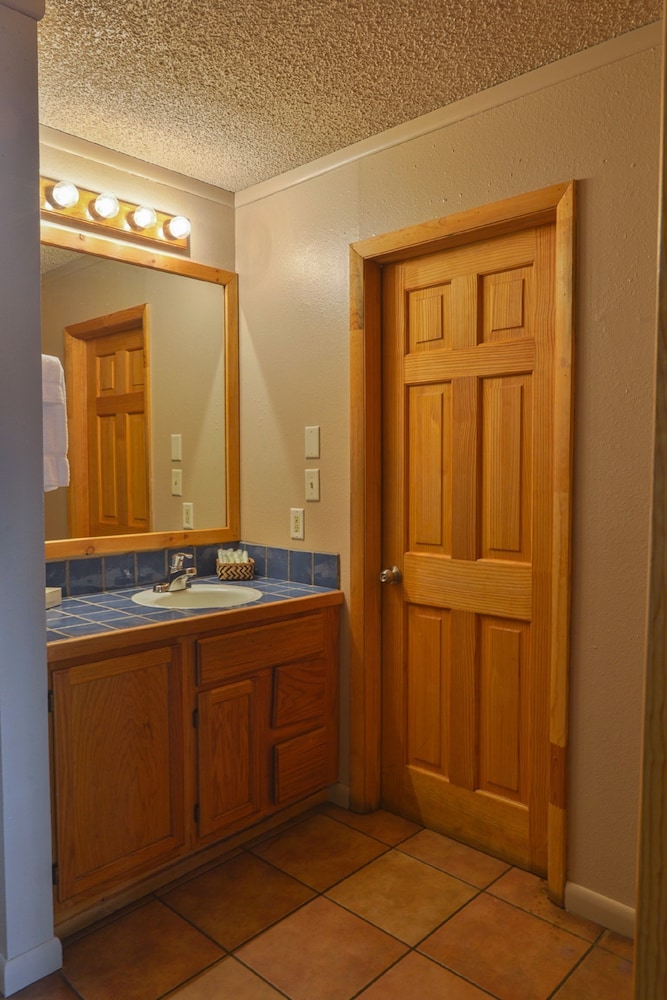 Moab Rustic Inn - photo 37