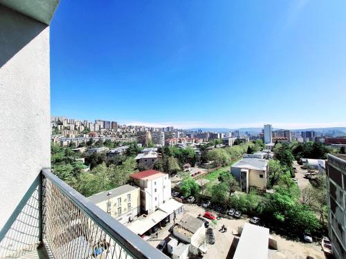 Cozy 1BR Apt near Metro Station on Saburtalo.