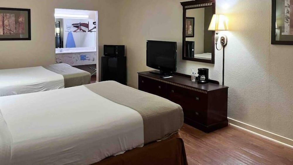 Motel 6 Abbeville AL - photo 5