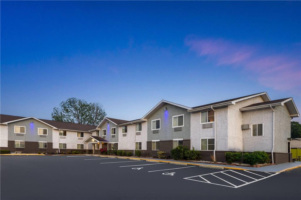 Super 8 by Wyndham South Boston VA - photo 7
