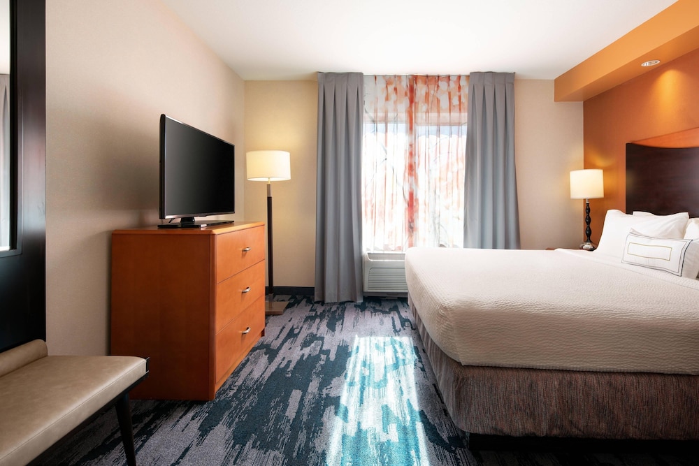 Fairfield Inn & Suites by Marriott Redding - photo 13