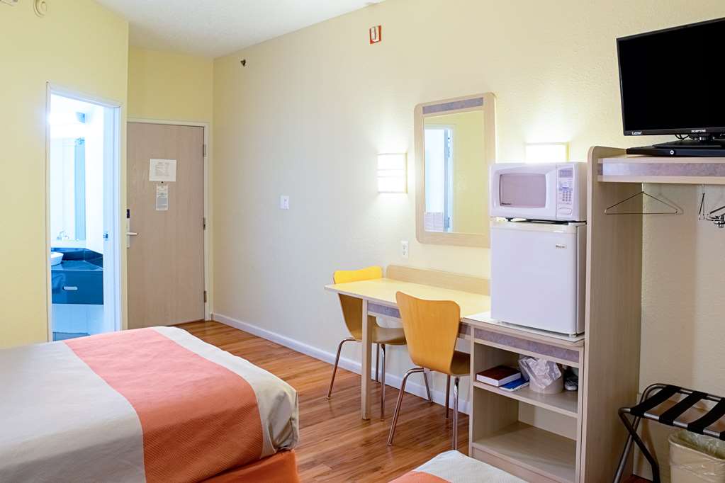 Motel 6 Seymour IN North - photo 7