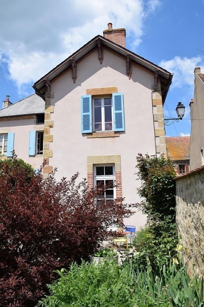 Le Clos Monade au Coeur du Bourbonnais — hotel in Souvigny