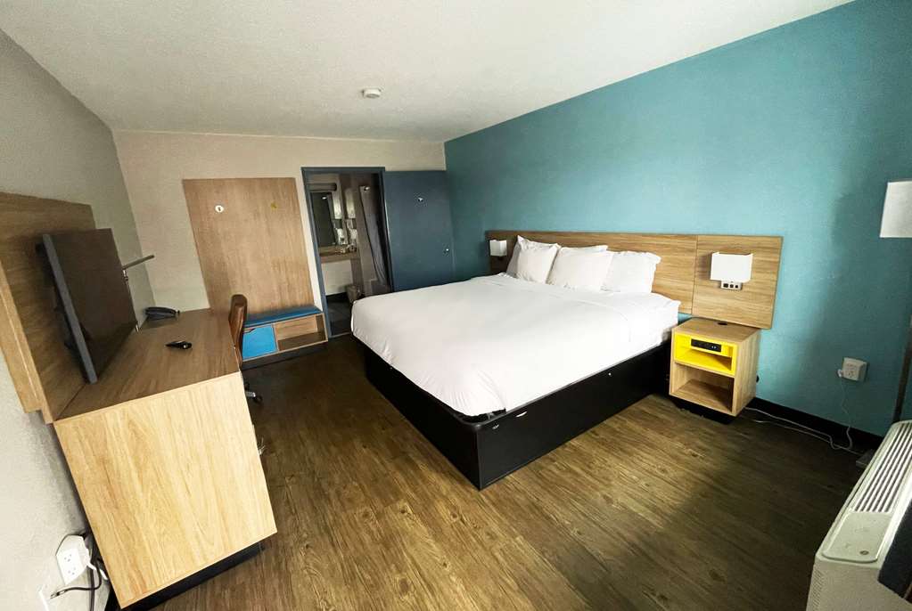 Days Inn by Wyndham Raleigh Glenwood Crabtree - photo 21