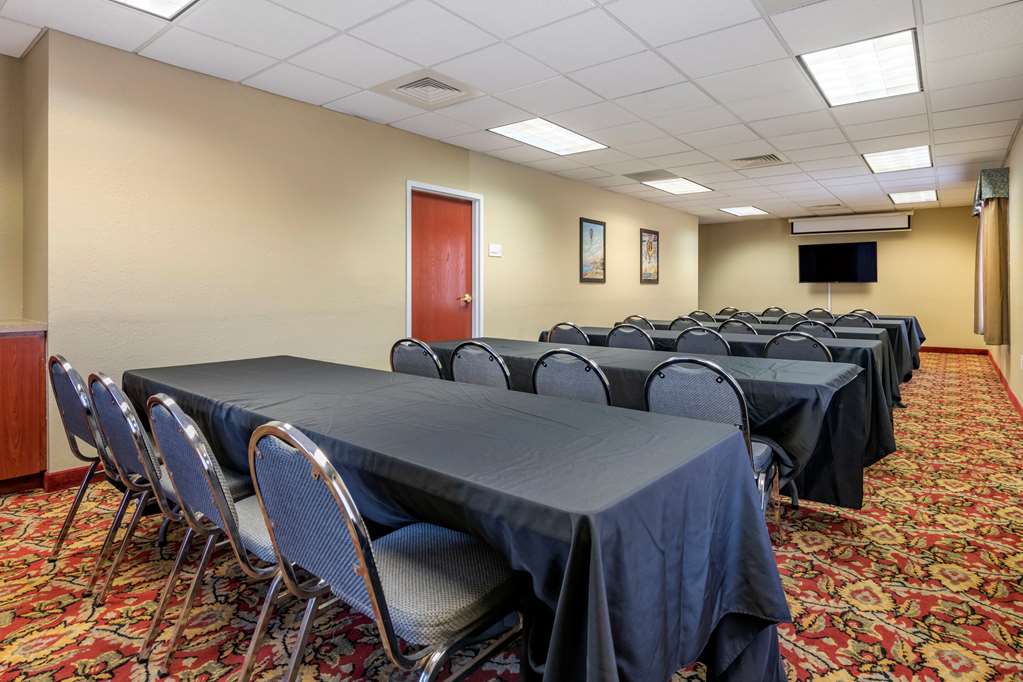 Quality Inn Zephyrhills Dade City - photo 33