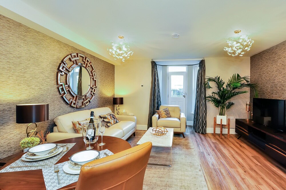 8 Blue Bridge Elegant and Luxurious 1 Bedroom Apt Free Parking — 5-Star Luxury Hotel in York, United Kingdom
