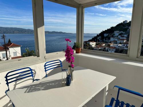 Louisa s View — 4-Star Luxury Hotel in Ydra, Greece