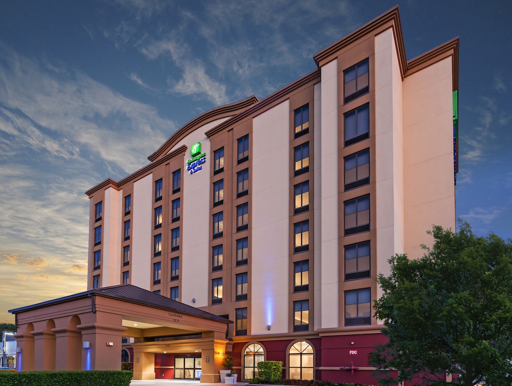 Holiday Inn Express & Suites Houston Memorial Park Area by IHG - photo 38