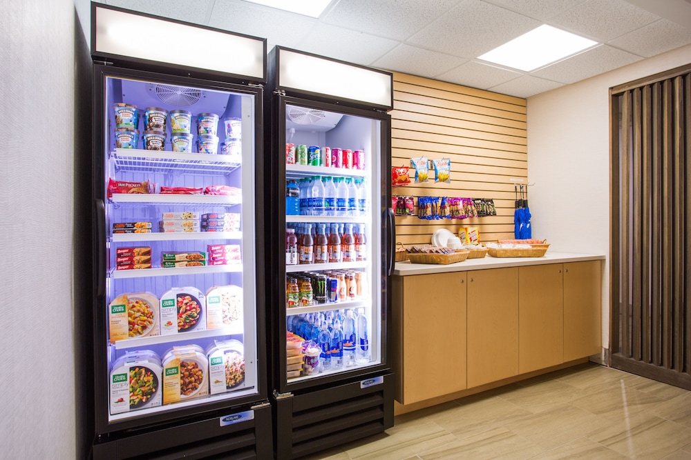 Holiday Inn Express and Suites Petersburg Fort Lee by IHG - photo 33
