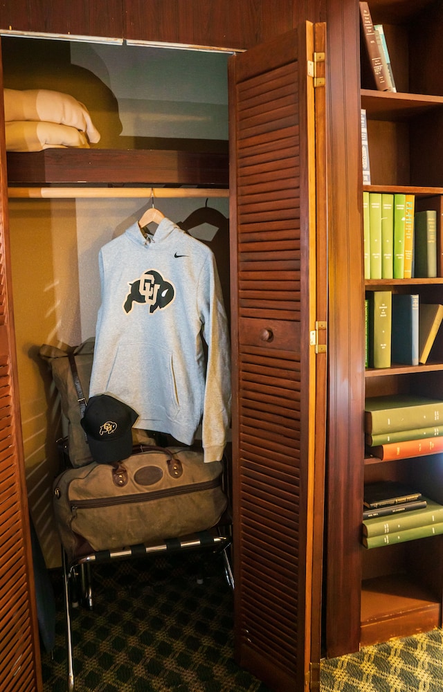 The Boulder Broker - photo 7