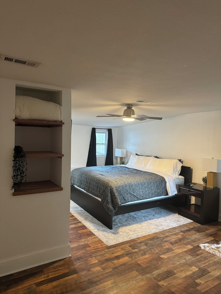 Charming May Street Retreat - photo 5