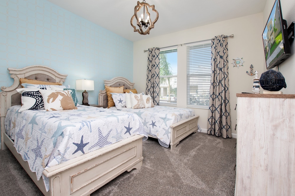 Champions Gate Resort 6 Bdrm Home - photo 9