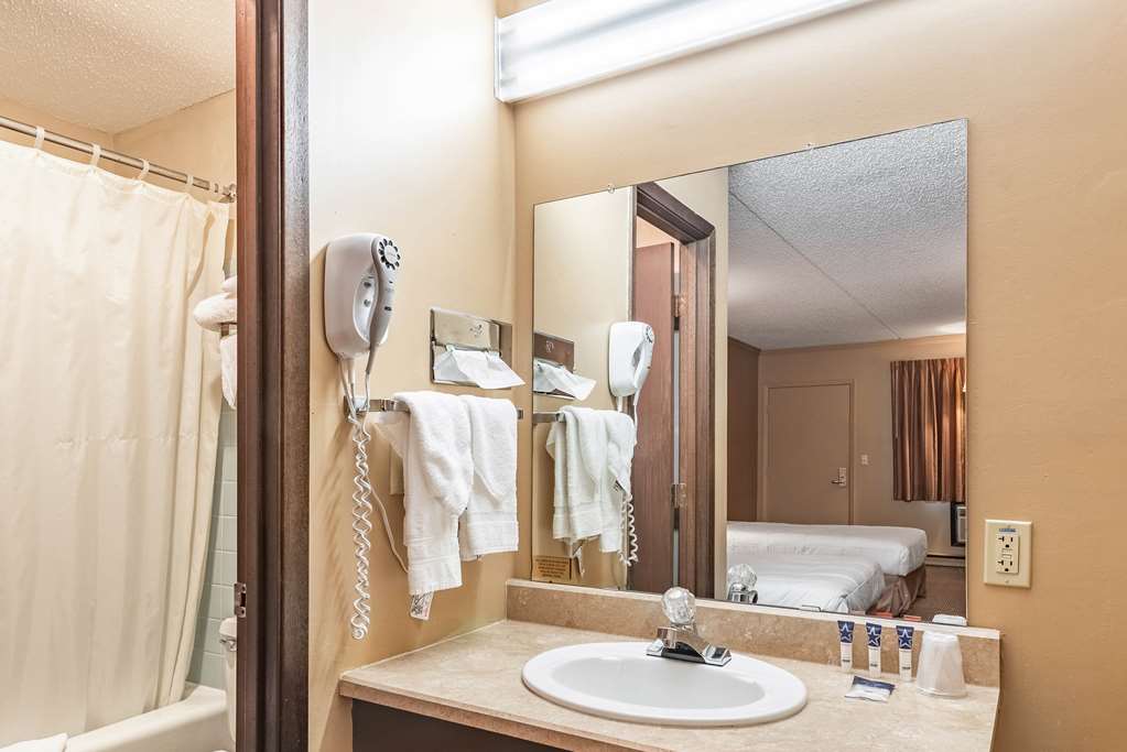 Americas Best Value Inn & Suites St. Marys - photo 25
