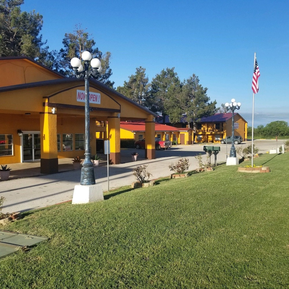 Sweetwater Inn - carbon neutral hotel in Sweetwater