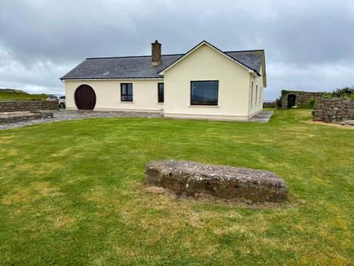 Cottage 383 Claddaghduff — 4-Star Luxury Hotel in Gaillimh, Republic of Ireland