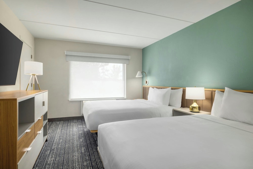 TownePlace Suites by Marriott Charlotte LoSo Airport - photo 2