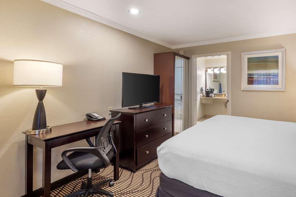 Best Western Plus Orchid Hotel & Suites - photo 25