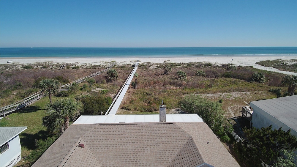 Pet Friendly Oceanfront 3 Bed 2 Bath Ocean Paradise - photo 22