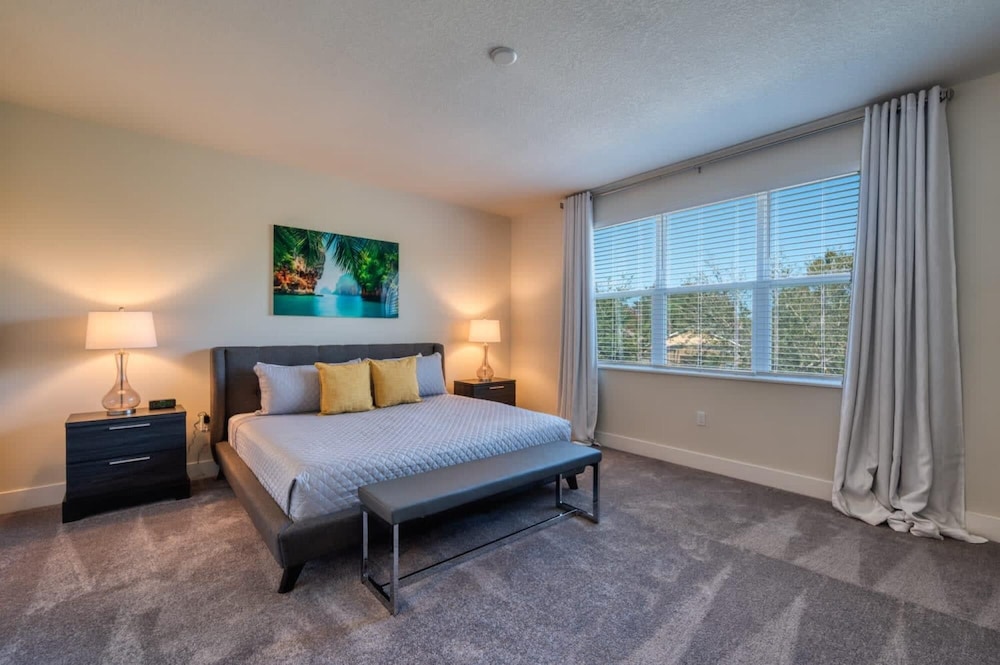 Spacious New Modern Retreat - photo 15