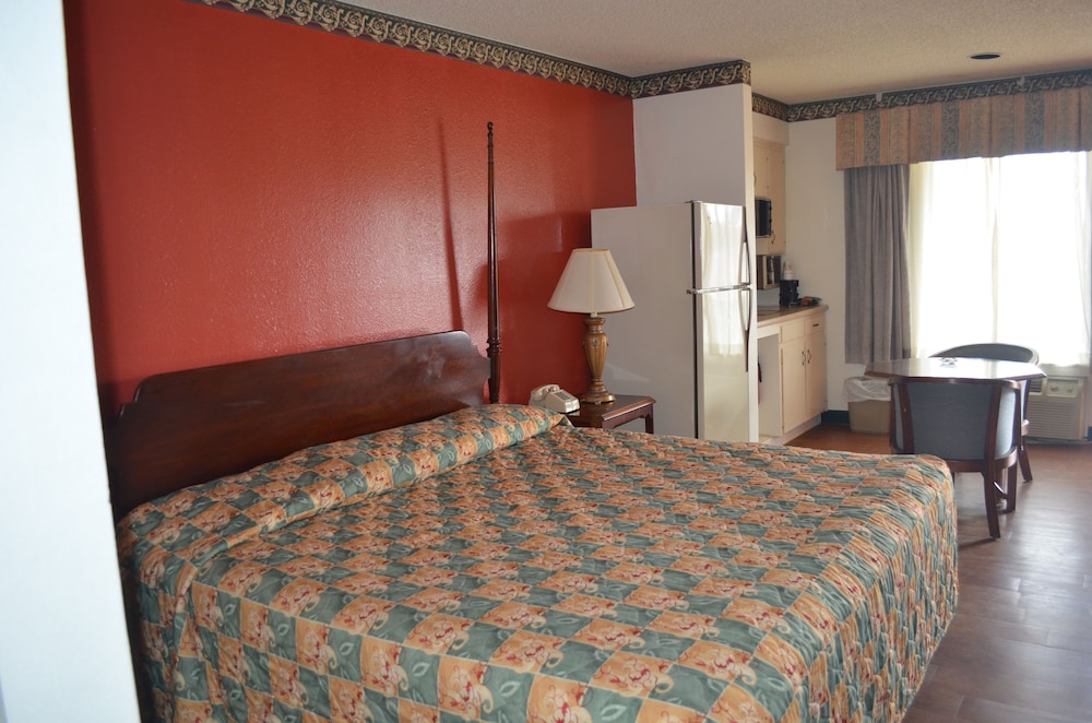 Granbury Inn & Suites - photo 5