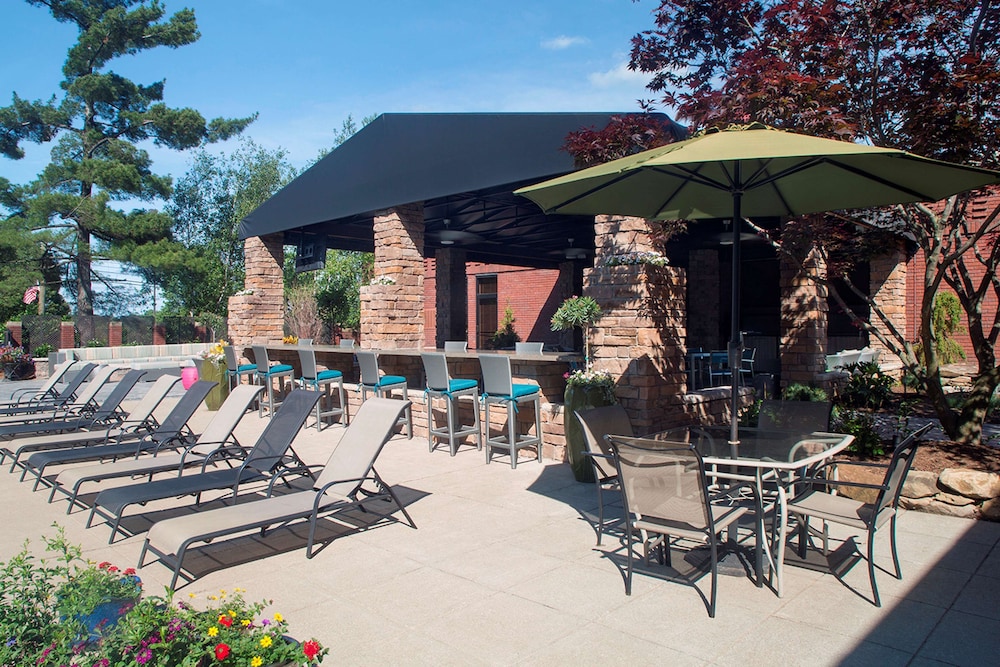 DoubleTree by Hilton Akron Fairlawn - photo 25