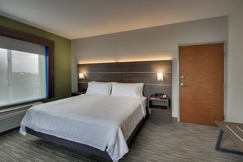 Holiday Inn Express & Suites Carson City by IHG - photo 19