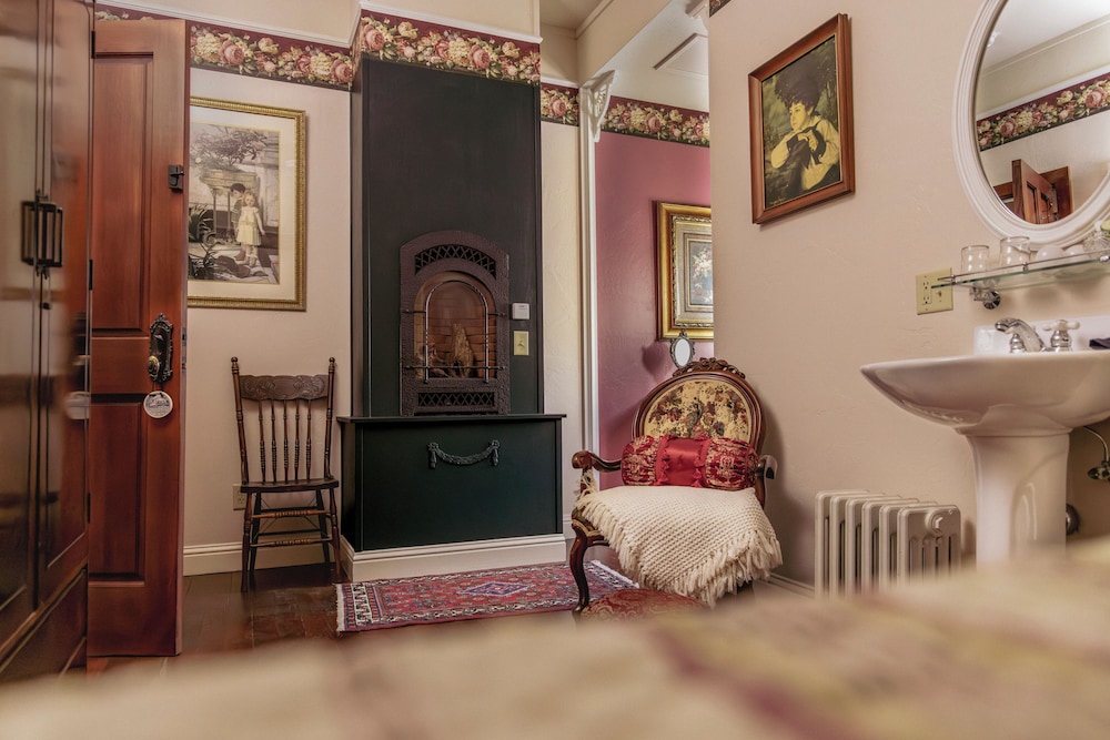 Weaverville Hotel - photo 52