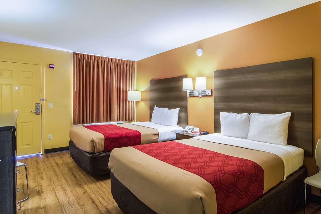 Econo Lodge Kingsland - photo 8