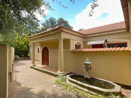 Butterfly Villa — 4-Star Luxury Hotel in Clarens, South Africa